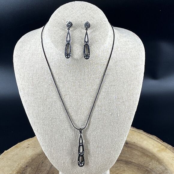 Lia Sophia Estate Necklace Black Tone Stones & Matching Post Earrings - Picture 1 of 16